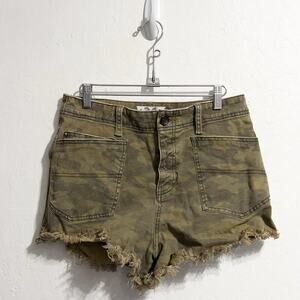 Free People Shorts Sz 31 Camo Green Distressed Frayed Button Cut Off